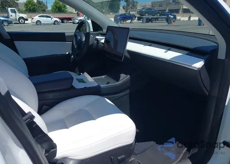 2022 Tesla Model Y Long Range Dual Motor All-Wheel Drive из США, поврежденный, VIN 7SAYGDEE2NF355158